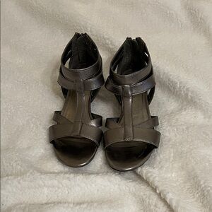 Elegant Women's Strappy Sandals - Metallic